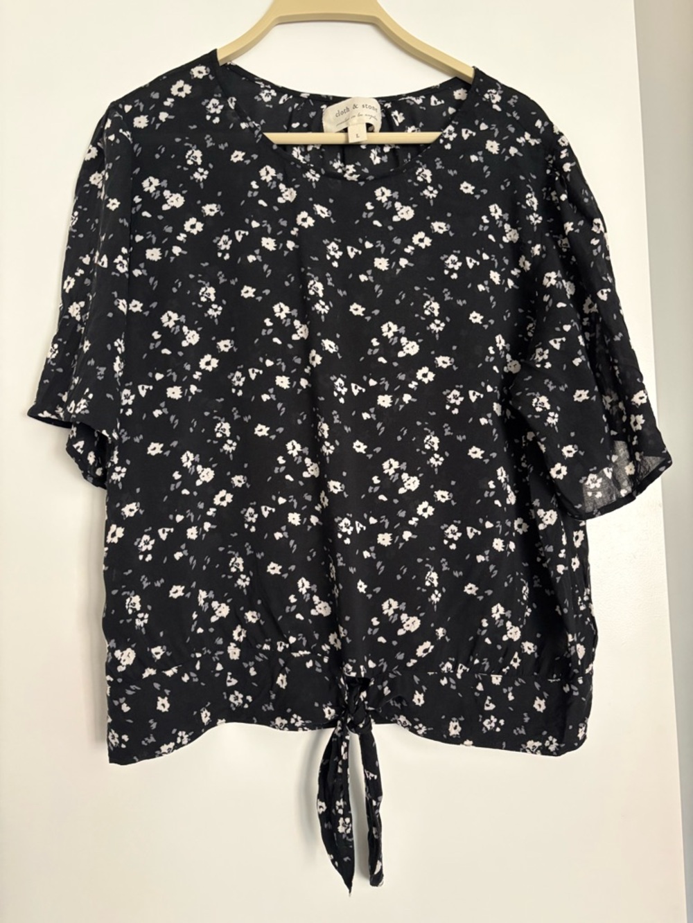 cloth & stone Black Floral Tie-Front Blouse